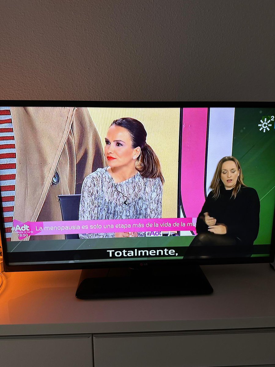 Hoy la estigmatización de la #menopausia y otros procesos femeninos que han sido medicalizados por la cultura arquetípica que concibe a la mujer como entidad reproductiva. Liberación femenina y edadismo.
Una tarde más en <a href="/canalsur/">CanalSur</a>