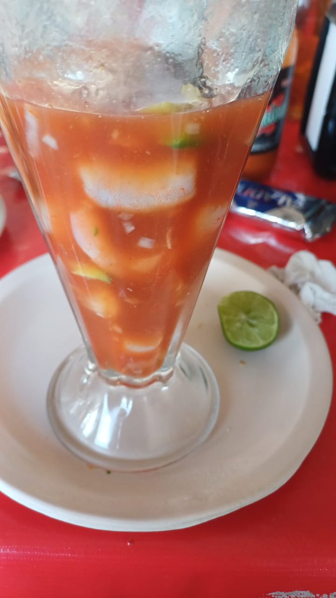 La frase del día: *"Buscando el bien de nuestros semejantes, encontramos el nuestro".*
-Platón.