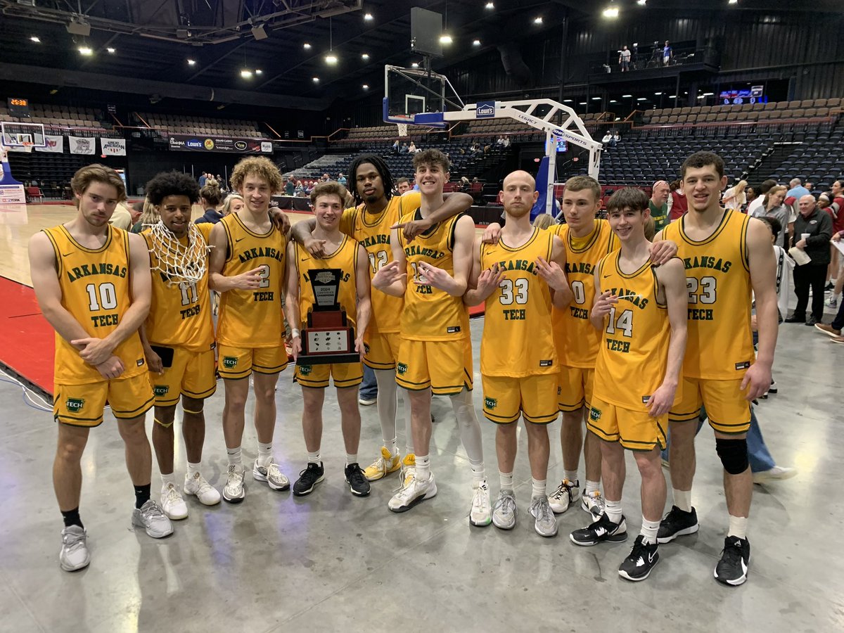 Braden Tanner (@b_tanner1) on Twitter photo GAC Champs 🟢🟡 Glory to God! <a href="/GradyMajors/">Grady Majors</a> <a href="/SandLizardHoops/">Scorers Table - SandLizardHoops</a> <a href="/ATUMBB/">Arkansas Tech Men’s Basketball</a> GAC Champs 🟢🟡 Glory to God! <a href="/GradyMajors/">Grady Majors</a> <a href="/SandLizardHoops/">Scorers Table - SandLizardHoops</a> <a href="/ATUMBB/">Arkansas Tech Men’s Basketball</a>