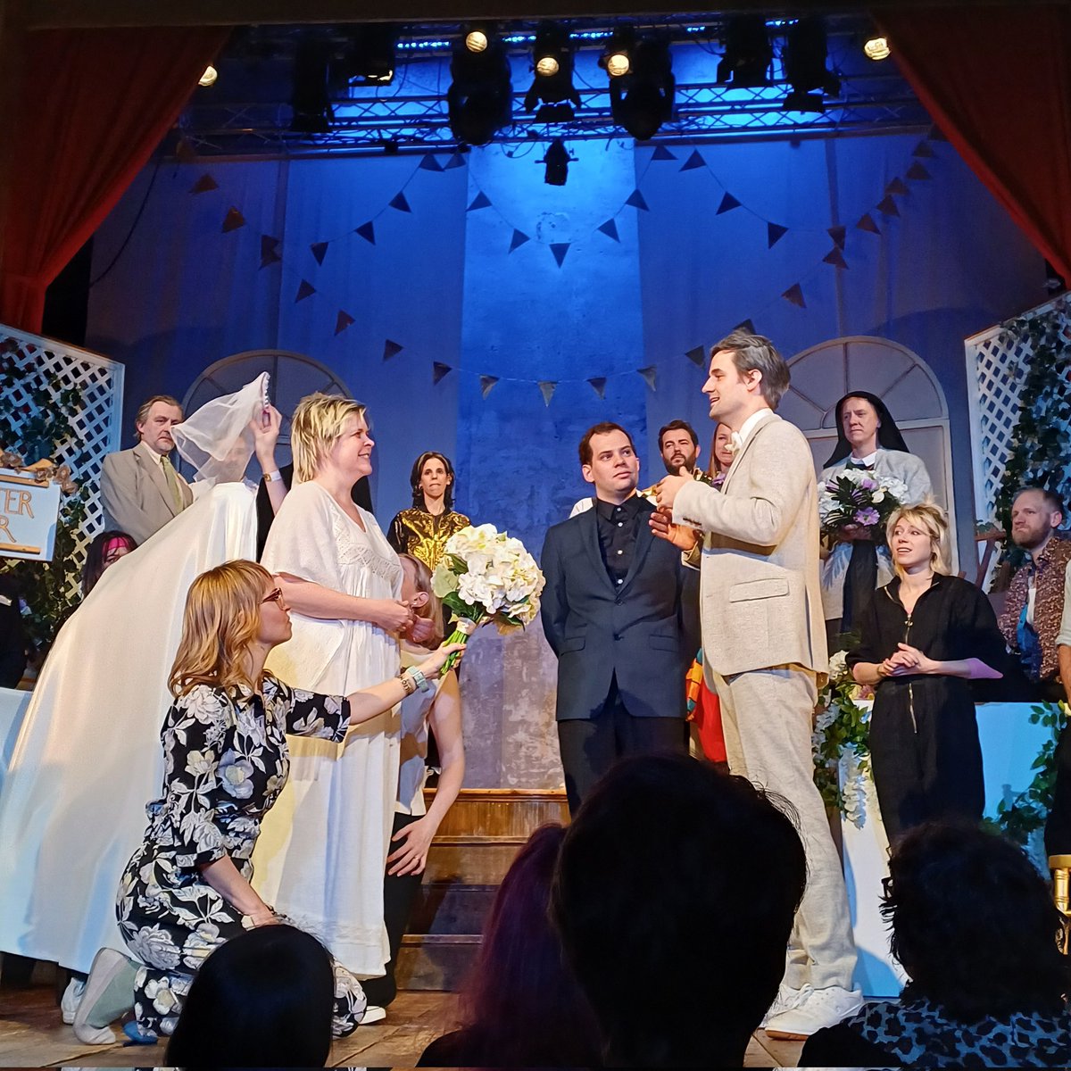89samwithacam's tweet photo. Had an absolute blast @theimprovathon (just realised this was my 5th x doing the full 50)! Massive thanks to cast,crew &amp; band for making it an unforgettable 3 days!! 
@adammeggido @Belinda_Cornish @Mark_Meer @thejustinbrett @thejamiecav @nellmooney @ruthbratt @Coxitude @shamjaz https://t.co/V33Wd6kWcR