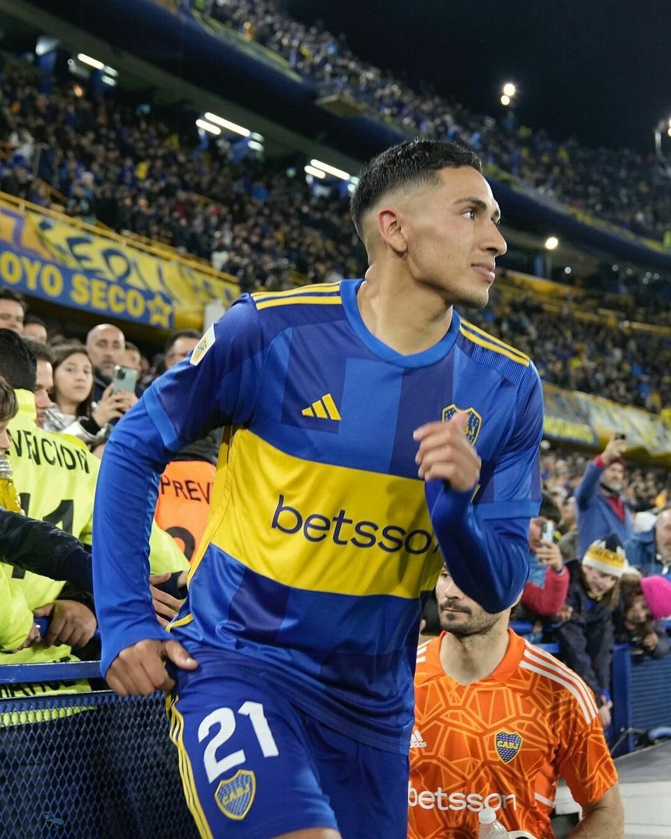 la12tuittera's tweet photo. 🚨 EQUI 2️⃣0️⃣2️⃣8️⃣

🤝Principio de acuerdo con Equi Fernández para la renovación del contrato.

✍🏻El vínculo con Boca vence en dic/25. Esta semana firmará por TRES años. 

💵CLÁUSULA de alrededor de USD 20 Millones.

ℹ️ #SCESPN https://t.co/d7FyPs93Uk