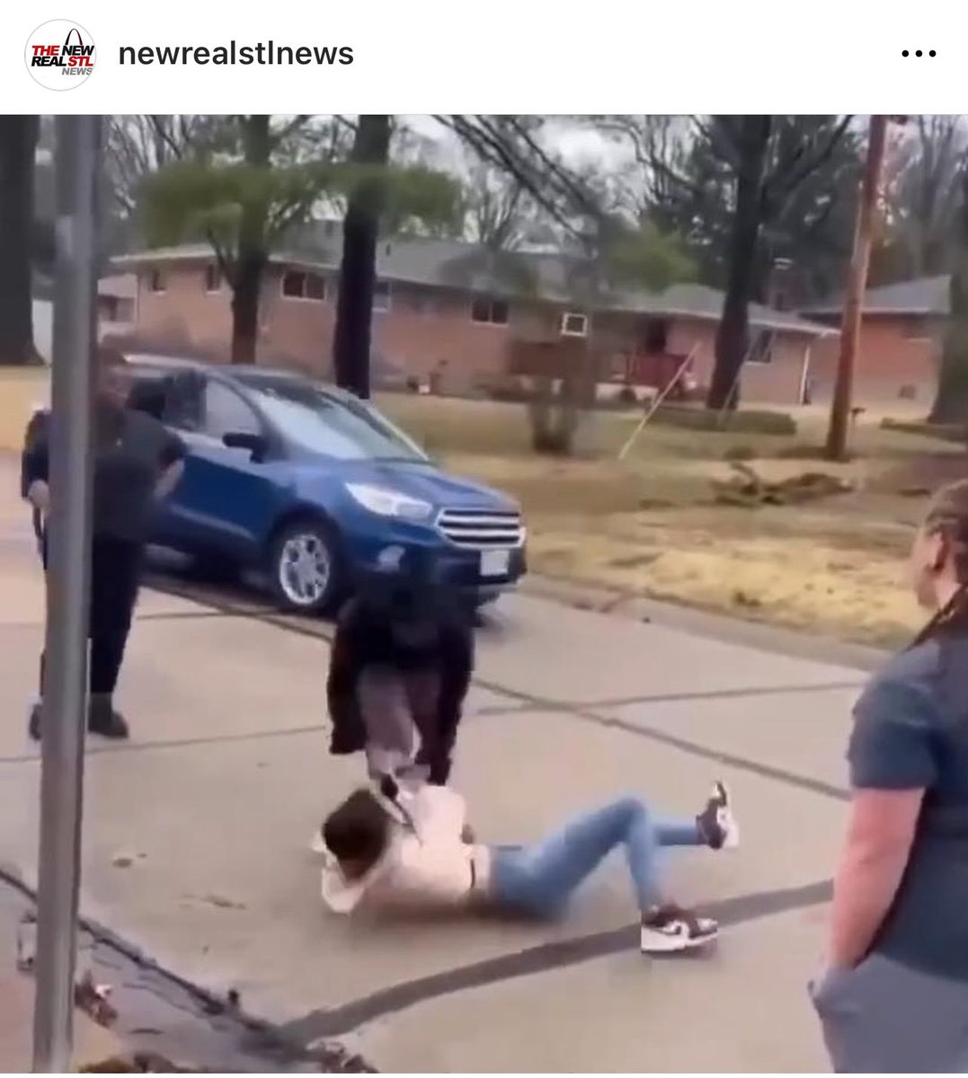Bubblebathgirl's tweet photo. 𝕏 user @WallStreetSilv is reporting that the assailant’s name is Maurnice DeClue.

The victim’s first name was identified as Kailee by the Instagram user who first broke this story yesterday. https://t.co/nPDYK373HS
