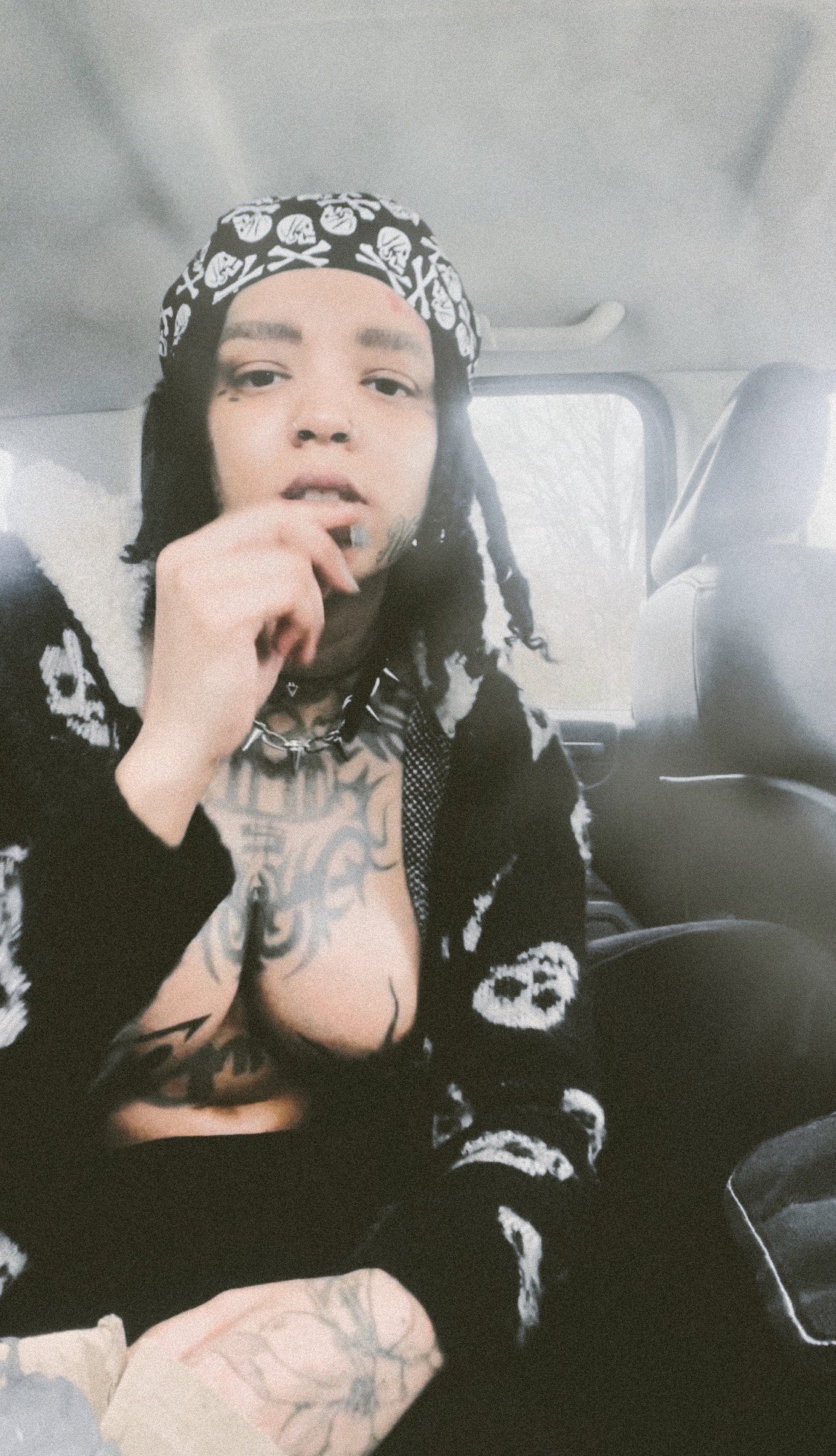 1 pic. Jus tryna stay sane on this stupid ass planet 🖤 #nsanejane https://t.co/1awOe4AqEC