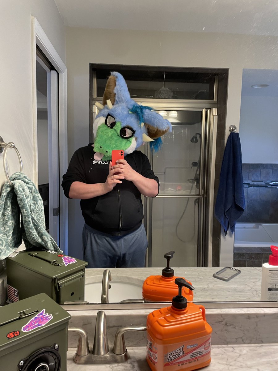 Razor Walf tweet media