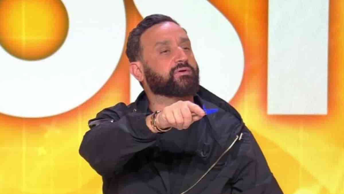elchicosuaveee's tweet photo. « Mes ptite beauté moi j’ai rien contre Aya, on l’as toujours défendu ici hein Gilles verdez sort avec fatou en plus, donc voilà ma chérie Aya t’énerve pas viens en discuter tranquillement ici on fait une darka » https://t.co/7MDMLIxkS9