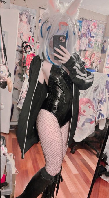 Pyon pyon 🐇 https://t.co/ijVaIv72n8