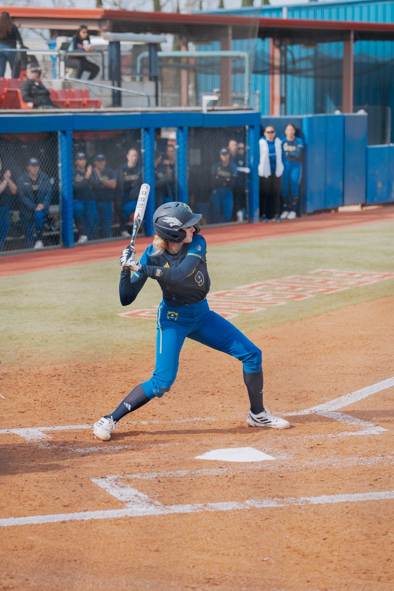 not one, not two, but THREE home runs on the day for <a href="/tarynjenkins17/">T</a> (it's only the first game of the day)

Have a day, 9 🔥

#BattleBorn