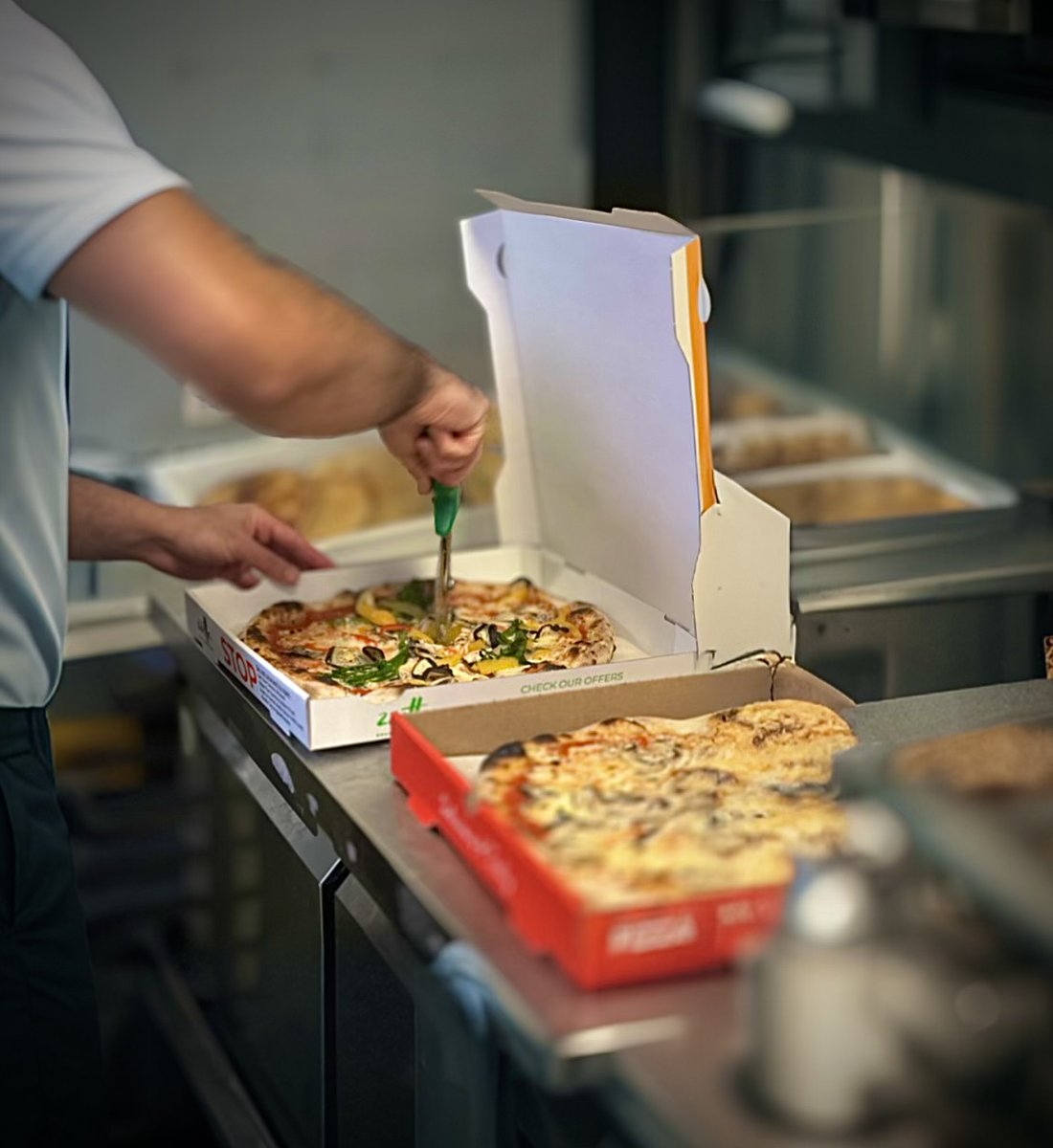 Craving pizza? What type or topping are you in the mood for? Order now at Zzetta Soul Fired Pizza and satisfy your cravings 🍕❤️ #pizza #love #zzetta #foodie #london