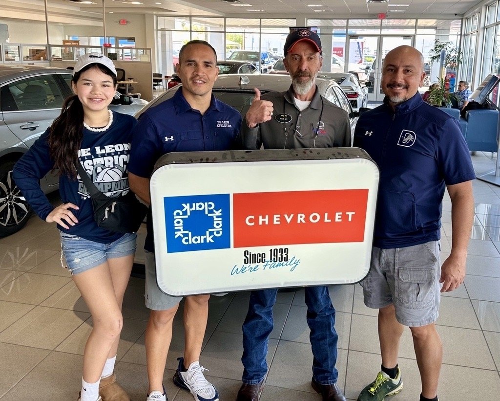 Alonzo DeLeon Middle School tweet media