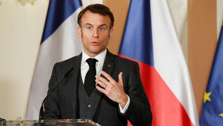 Le président Français Emmanuel Macron a annoncé ce dimanche un projet de loi pour une «aide à mourir» sous «conditions strictes». En voici ses explications : 👇
Les patients majeurs, « capables d'un discernement plein et entier », atteints d'une « maladie incurable » avec «