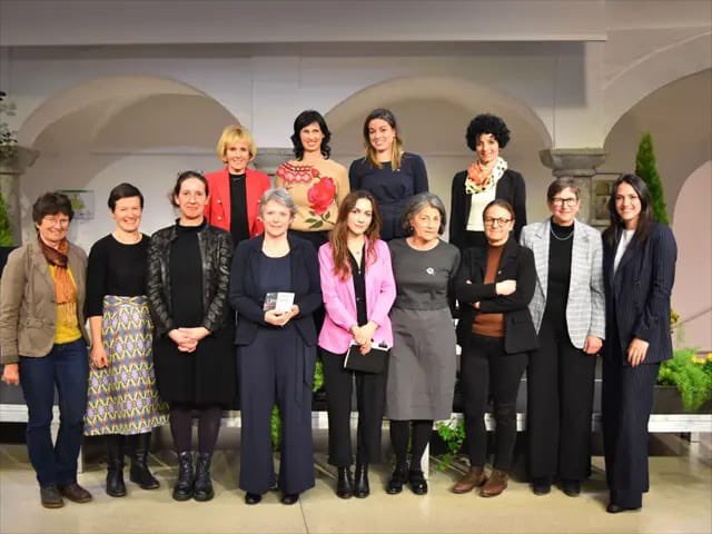 #Carearbeit ist systemrelevant für unsere Gesellschaft!  Und jene, die sie leisten, mehrheitlich die  #Frauen, müssen bezahlt und abgesichert sein. Das ist eine Frage der #Gerechtigkeit und unser Auftrag!