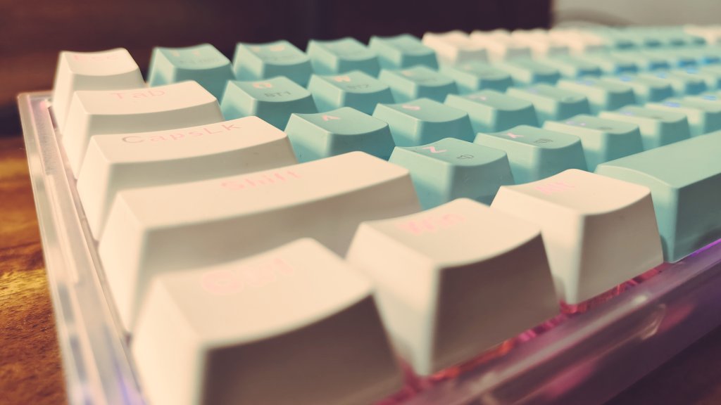 Sauravionicdev's tweet image. Unveiling the Redragon Castor K631 Pro – my latest obsession! With its satisfying tactile feedback and sleek design, typing feels like a dream. Say hello to ultimate productivity and gaming prowess! 💻⌨️ #Redragon #MechanicalKeyboard #TechEnthusiast #setup #connect