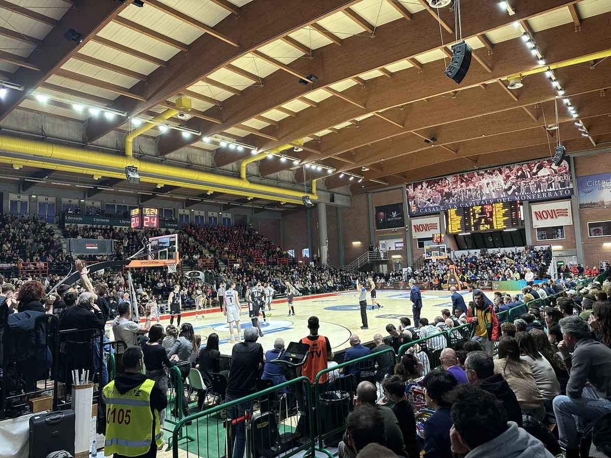 LawrencePaye's tweet photo. Checking out @DerthonaBasket vs @NapoliBasket in Tortona, Italy ๐
#FAMpros ๐ฎ๐นโ๏ธ https://t.co/0oFp7dgUB5