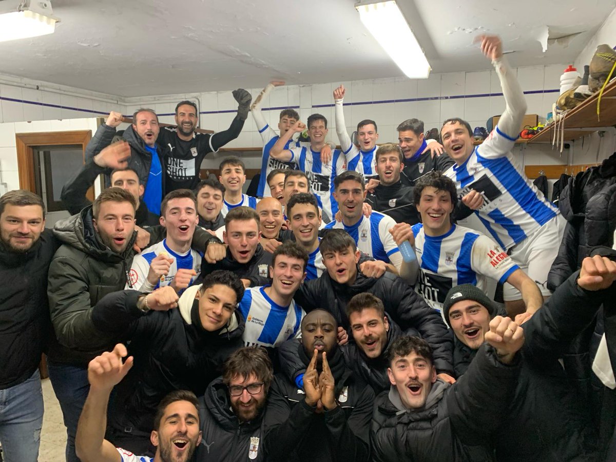 Gozada de publicar de nuevo estas caras de alegría tras nuestro +3 de esta tarde y racha de 4 partidos puntuando.
📸 <a href="/CarmeloBetolaza/">Carmelo Betolaza</a>

#AúpaNáxara #SoyDelNáxara #TeLoVasAPerder #2RFEF #NáxaraCDCantera