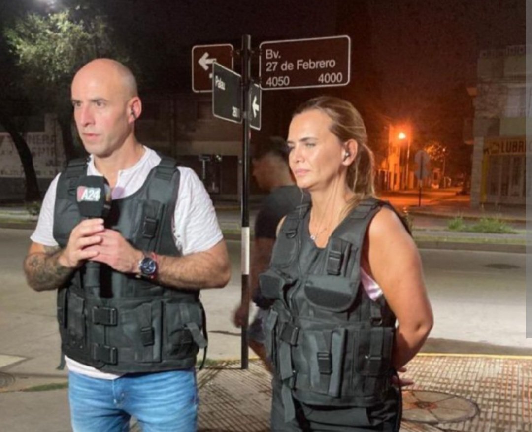 AHORA SÍ,  bienvenidos todos los móviles televisivos de CABA, vengan a hacer coberturas, necesitamos que se conozca lo que pasa, lo que sí... traigan chalecos de verdad.