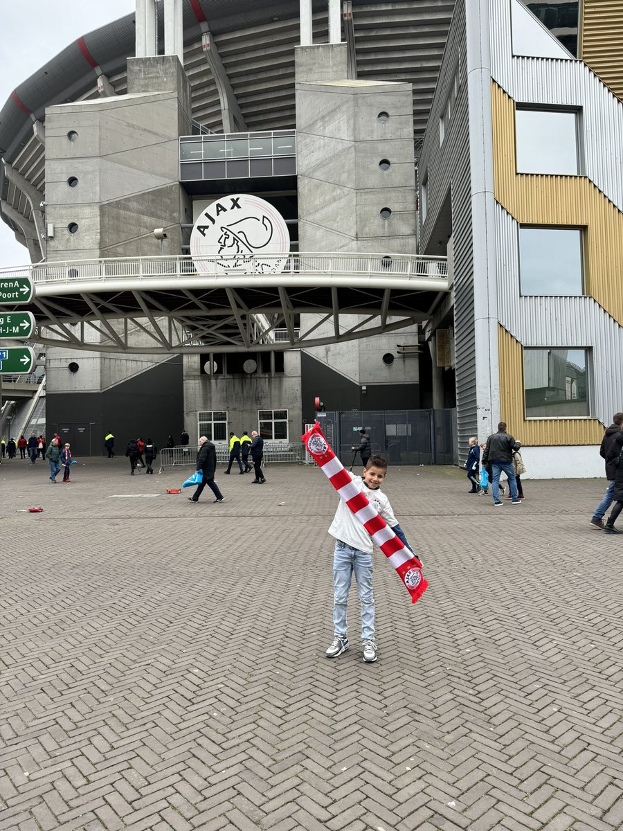 tjonko1984's tweet photo. Eerste dag Ajax met mijn grote vriend . #ajaxdebuut https://t.co/euPouUWm2F