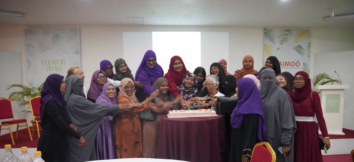 MRC_Addu's tweet photo. On #InternationalWomensDay , we're celebrating our amazing women volunteers at Maldivian Red Crescent! 🌹 Your dedication and passion inspire us every day. Thank you for all you do! 💖 Special thanks to @equatorvillage for hosting the grand dinner to honor our volunteers! 🙏 https://t.co/TCyl1nLXVd