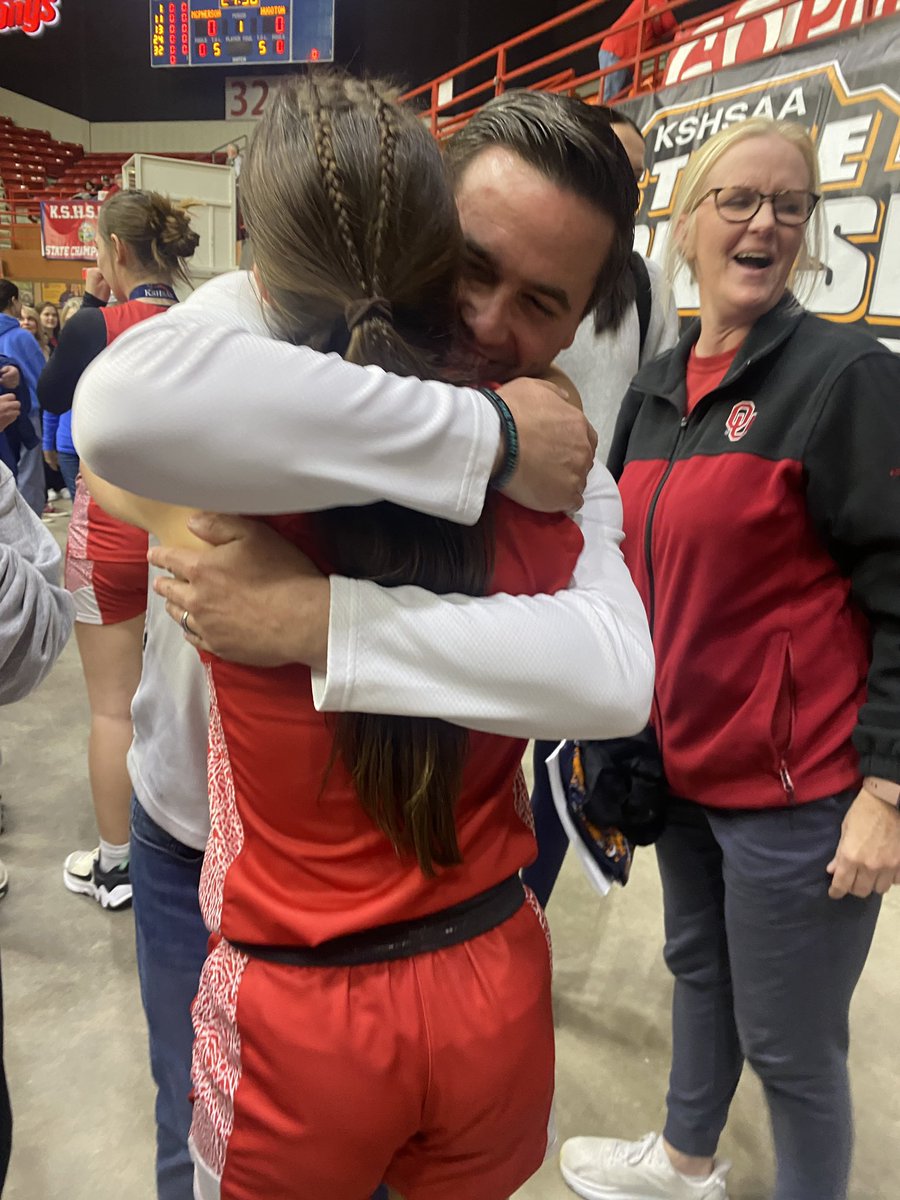 njkurt's tweet photo. State Champs!  Carly goes 4-4 with team titles.  This team was talented, unselfish, and fun to watch. Going to miss our seniors - Carly and Livi.  Thankful for all of Carly’s coaches, including Kelly D., Terry and Jeff English, Kevin M. and the @CoachAllen1965 https://t.co/1XeMEb3W8y