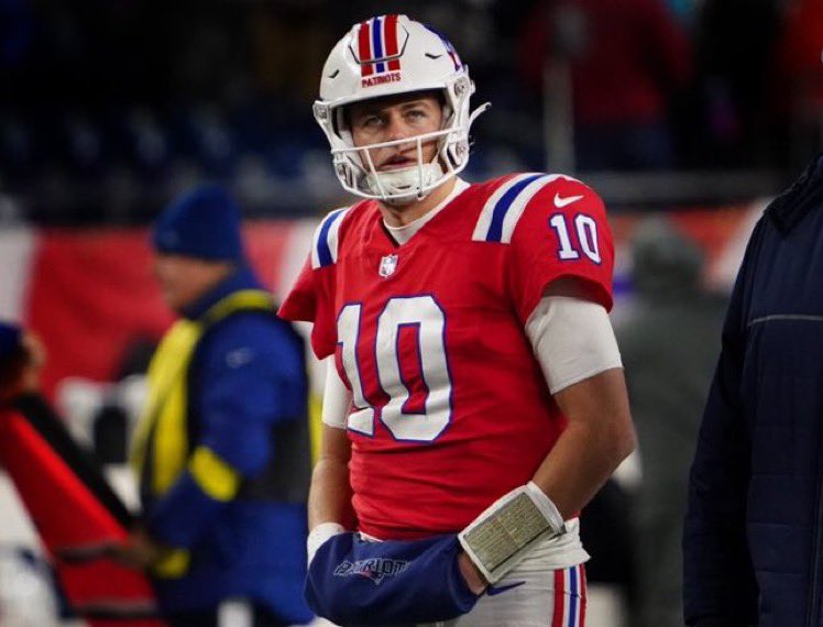 SavageSports_'s tweet image. Bill Belichick was right: 

In the 2023 off-season, Belichick tried to trade Mac Jones and acquire Baker Mayfield.  

Belichick knew Mac Jones didn’t have it. 

Robert Kraft stepped in and vetoed the deal.  

Kraft meddling sunk Belichick, the Patriots and Jones.  

Maybe owners…