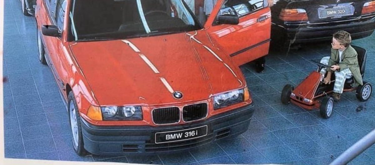 FellaLeapol's tweet photo. @lncels My beloved shitheap and 2 cooler e36's. https://t.co/vxSIOqfvJ8