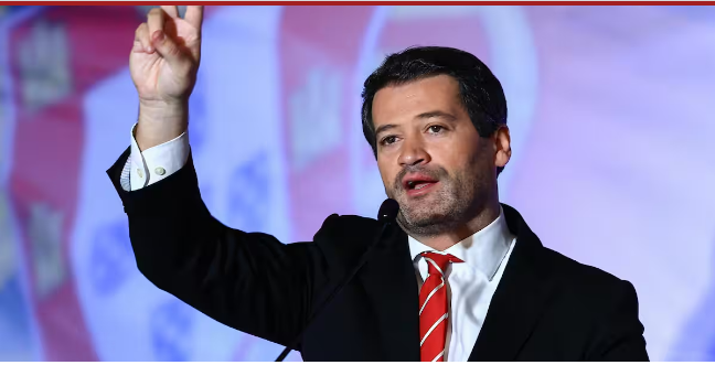 UGirovago77000's tweet photo. La barbarie avanza inesorabile in Europa😵😵😵
Il partito di estrema destra che propone l'asportazione delle ovaie alle donne che abortiscono e la castrazione chimica è il terzo partito del Portogallo.
Svegliamoci!!! https://t.co/EdTeGOPv2Z
