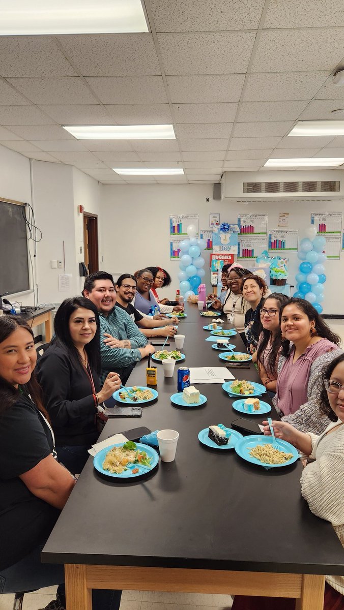 Edison MS ended the week with staff celebrations! Congrats to our soon to be Mom, Ms. Berryman! During lunch, the team celebrated her with a Baby Shower! Also, big shoutout to our Teacher of the Year Mr. Del Rio!!! We are so proud of him! @edison_school @AlexG550 @rpena3kr