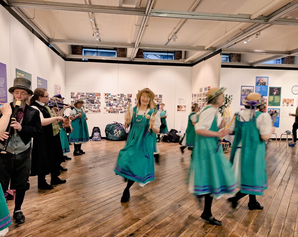I popped by today's #IWD Weave & Spin event at Bradford Industrial Museum @BradfordMuseums. Great to see it busy with lots of visitors meeting volunteers, watching textile demos, taking part in craft activities & watching the fab Buttercross Belles dancers.