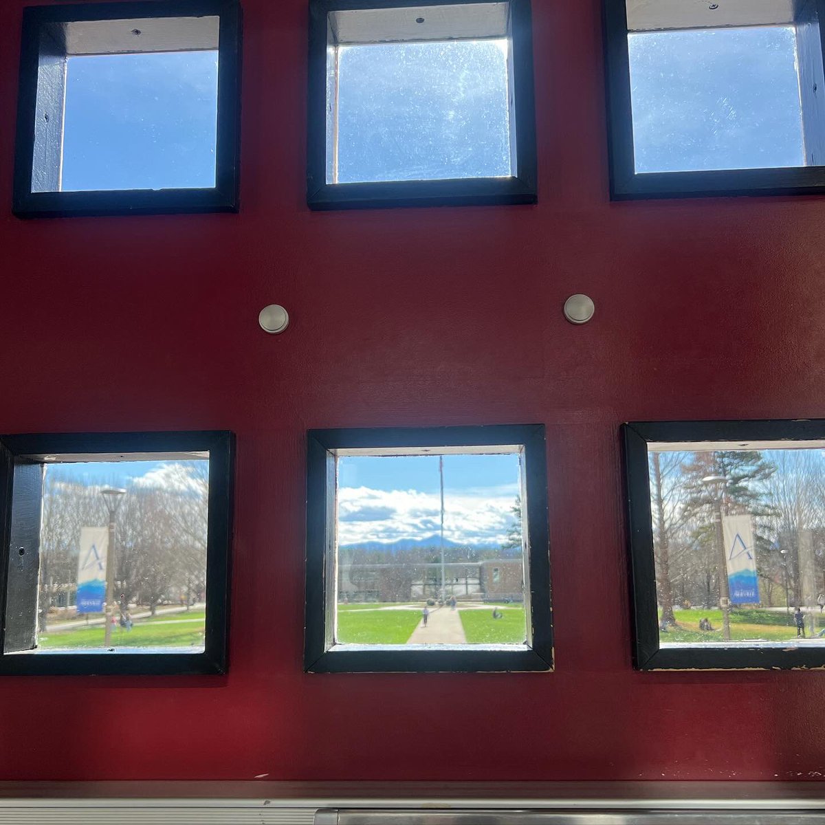 ramseylibrary's tweet photo. We never tire of the iconic view of Mount Pisgah from our portico and through our doors!
It’s been such a beautiful week on campus at @UncAvl and we hope you all have a wonderful Spring Break!
#asheville #avl #unca #uncavl #uncsystem https://t.co/eB8bIIPttE