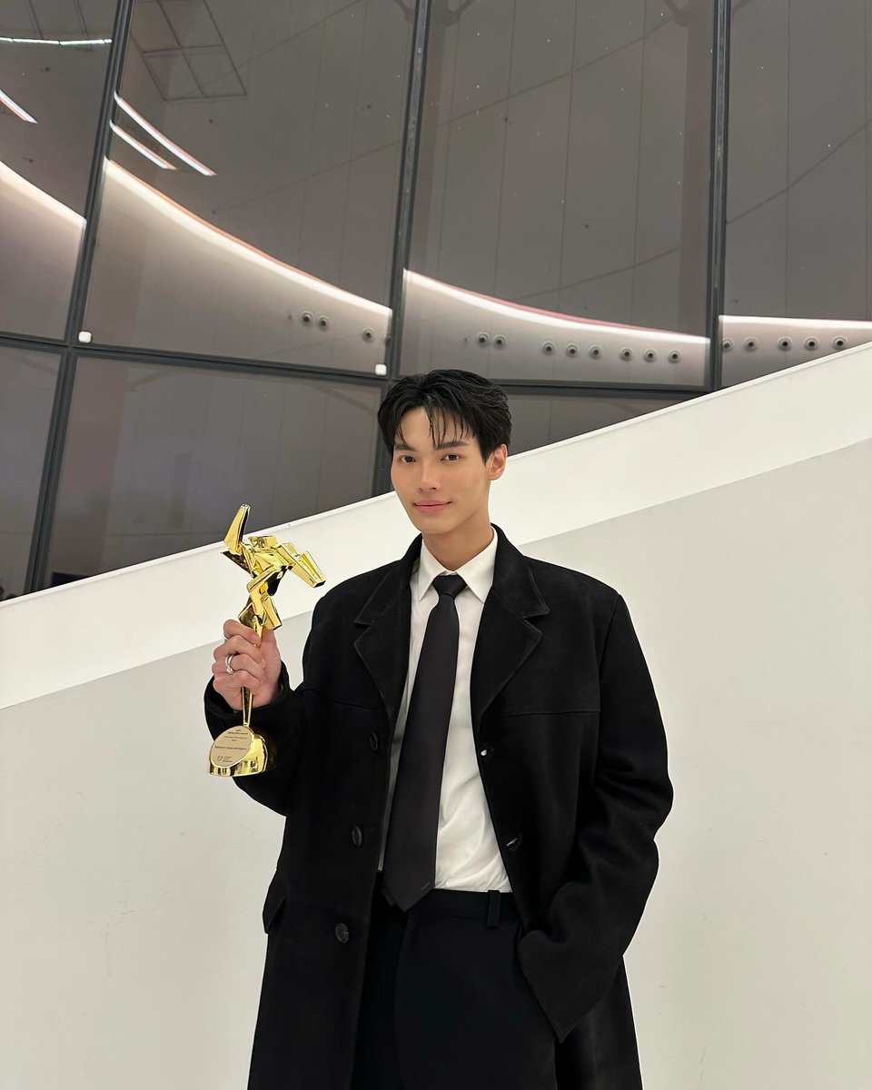 latest_chika's tweet photo. Thai actor #WinMetawin shares snaps with #MarioMaurer and #UnderParallelSkies leading lady #JanellaSalvador from the 17th Asian Film Awards in Hong Kong where he received his Rising Actor Award.

📸winmetawin/Instagram #winjanella 

RELATED: https://t.co/X40WepsjYN https://t.co/2cZ738zwzL