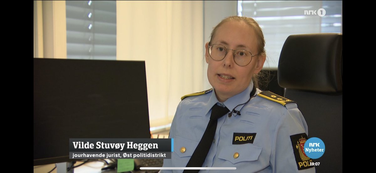 Så solide og ordentlige svar fra politiet på Søndagsrevyen i dag! Et ekte menneske og ikke en svar-maskin. ❤️ @politietost @Politihogskolen