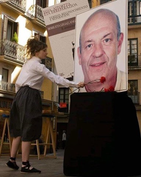 Este miércoles se cumplen 20 años del 13 de marzo de 2004, dos días después del atentado del 11-M en Madrid, fecha en la que el panadero Ángel Berrueta se negó a colgar un cartel en su establecimiento de Iruña que apuntaba a ETA como autora de la masacre, acción que le costaria