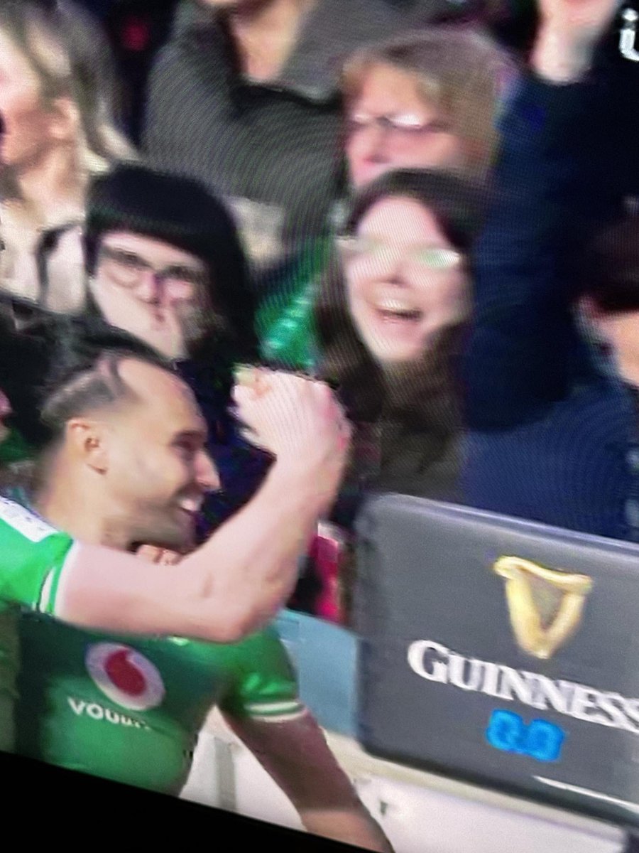 Elly White tweet media