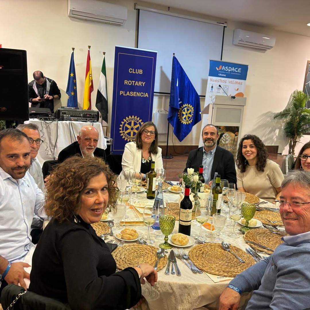 Esta ha sido una semana para volcarse con 𝗰𝗮𝘂𝘀𝗮𝘀 𝘀𝗼𝗹𝗶𝗱𝗮𝗿𝗶𝗮𝘀.

𝗥𝗲𝘀𝗽𝗼𝗻𝘀𝗮𝗯𝗶𝗹𝗶𝗱𝗮𝗱 𝗦𝗼𝗰𝗶𝗮𝗹 𝗖𝗼𝗿𝗽𝗼𝗿𝗮𝘁𝗶𝘃𝗮 Colaborando con <a href="/FeafesPlasencia/">Feafes Plasencia</a> y #AspacePlasencia

VI Encuentro Solidario de Cortadores de Jamón Ciudad de Plasencia 

II Ed. 7 chefs