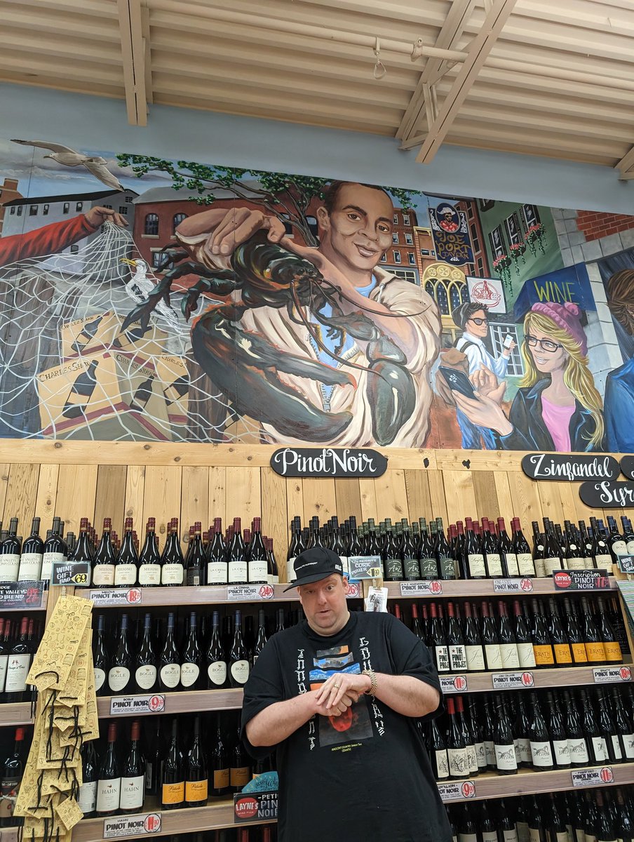 freemusicempire's tweet photo. #traderjoes #birdmanhandrub https://t.co/sLu77Eea3E