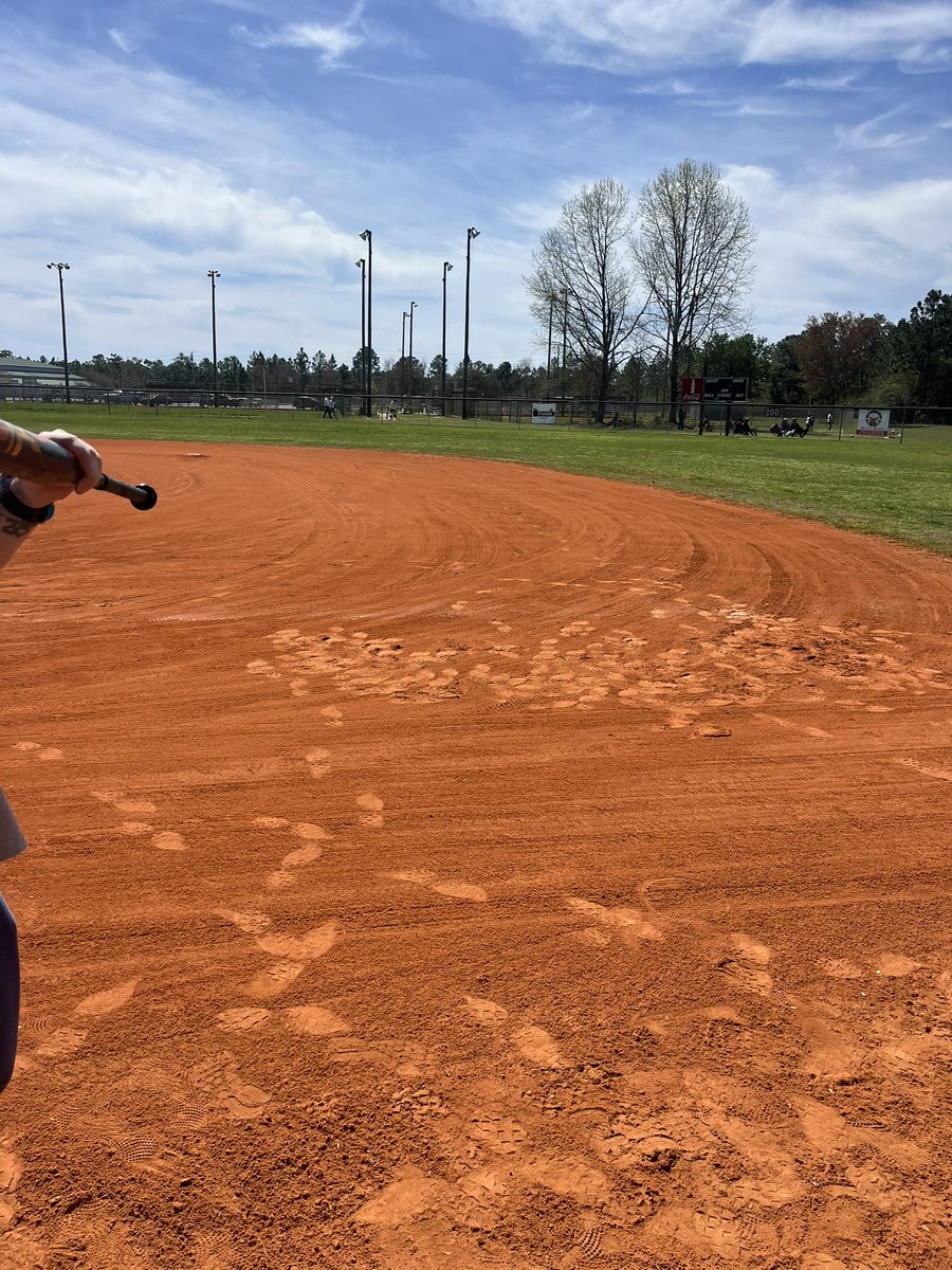 Days like these make me enjoy life a little bit more. I’m so grateful to have a dad who will get up at 8am and work with me. Getting ready for Orange Beach tomorrow! I was able to pitch and work on situational hitting! <a href="/CoachChelsi/">Coach Chelsi Kania</a> <a href="/kayscottay/">Kristen Scott</a> <a href="/BLester1993/">Brian Lester</a> #nodaysoff #selfless