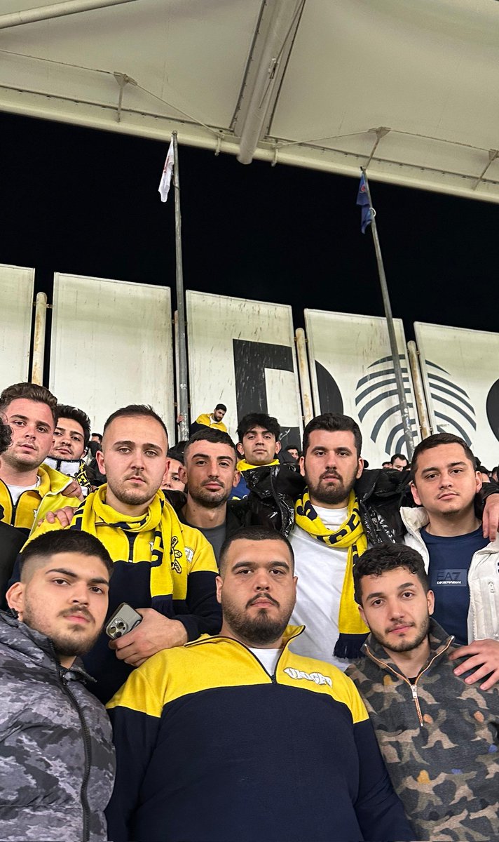 ŞEREFTİR SENİ SEVMEK KANARYA!

FENERBAHÇEMİZİ Kadıköy’de Pendikspor Karşısında Yalnız Bırakmadık.

#MidyatGFB
#GençFenerbahçeliler