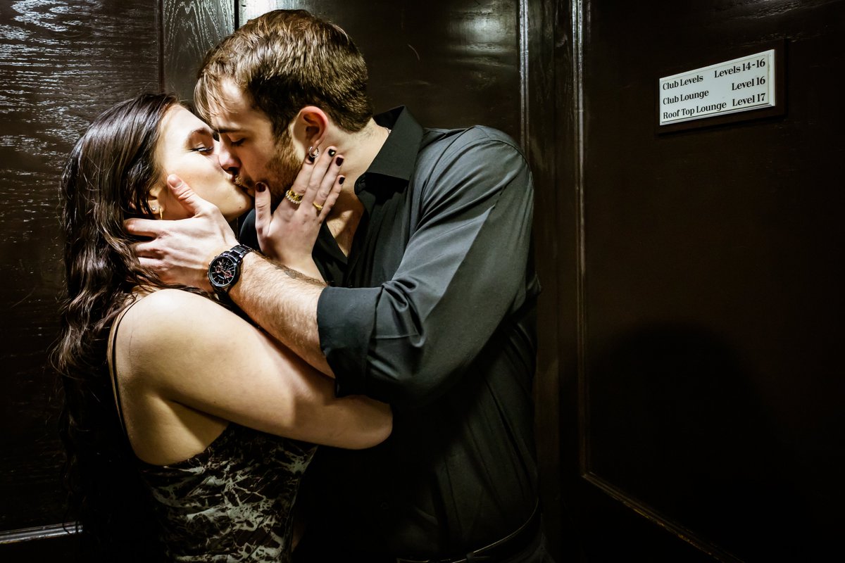 CocksMakingOut's tweet image. This elevator is about to go down. #SeductiveSunday