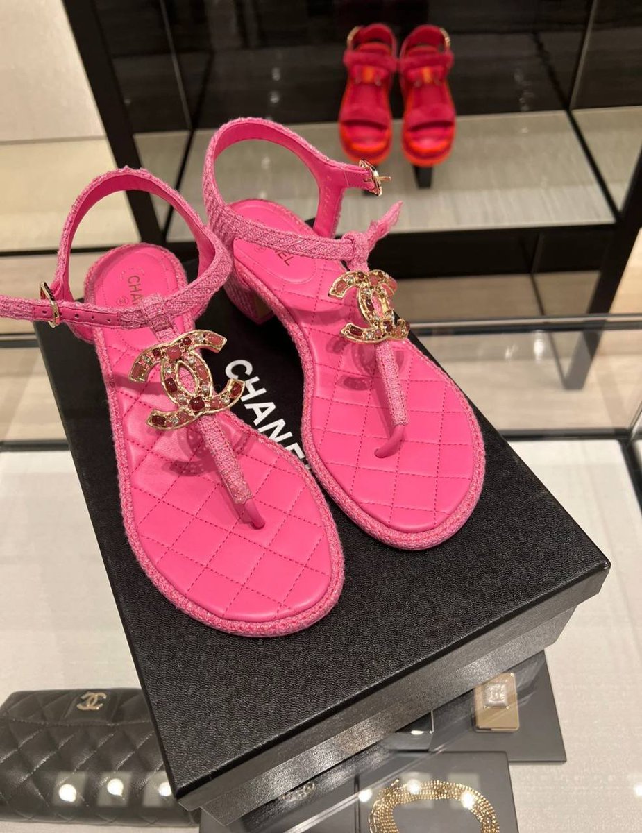 A shoe has so much more to offer than just to walk.💯