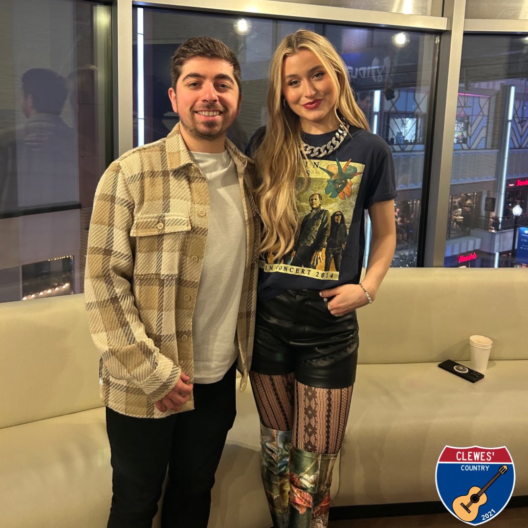 Look who we’ve found in the Artists Lounge, it’s <a href="/HarperGraceXO/">Harper Grace</a> 🎉