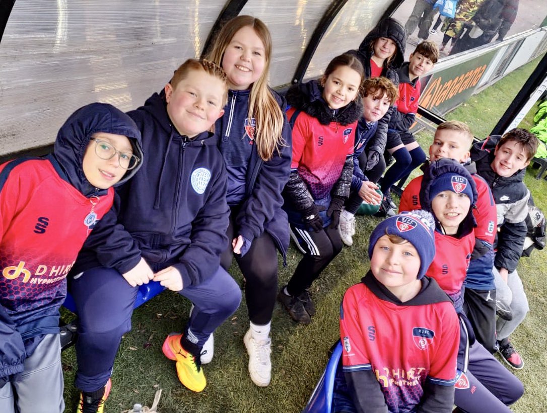 ⚽👦👧 BALL BOYS & GIRLS Thank you to @RastrickJuniors U12 players who helped at our match vs Boreham Wood. A very happy group who did a great job with their pitchside duties. We hope to see them back at the Shay soon. #FCHT