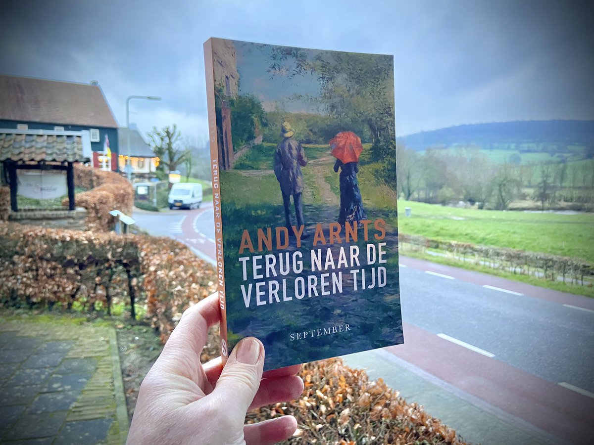 AndyArnts's tweet photo. ����𝐞𝐫𝐮𝐠 𝐧𝐚𝐚𝐫 𝐝𝐞 𝐯𝐞𝐫𝐥𝐨𝐫𝐞𝐧 𝐭𝐢𝐣𝐝 1/8 - Ondertussen trekt er een betoverend vergezicht aan ons voorbij. De avond hangt reeds in de lucht. Zuid-Limburg is een gezegend land, een beloftevol land. Wat wil je ook met al die… https://t.co/B4sUw13fZi https://t.co/1Hq2jpDSvm