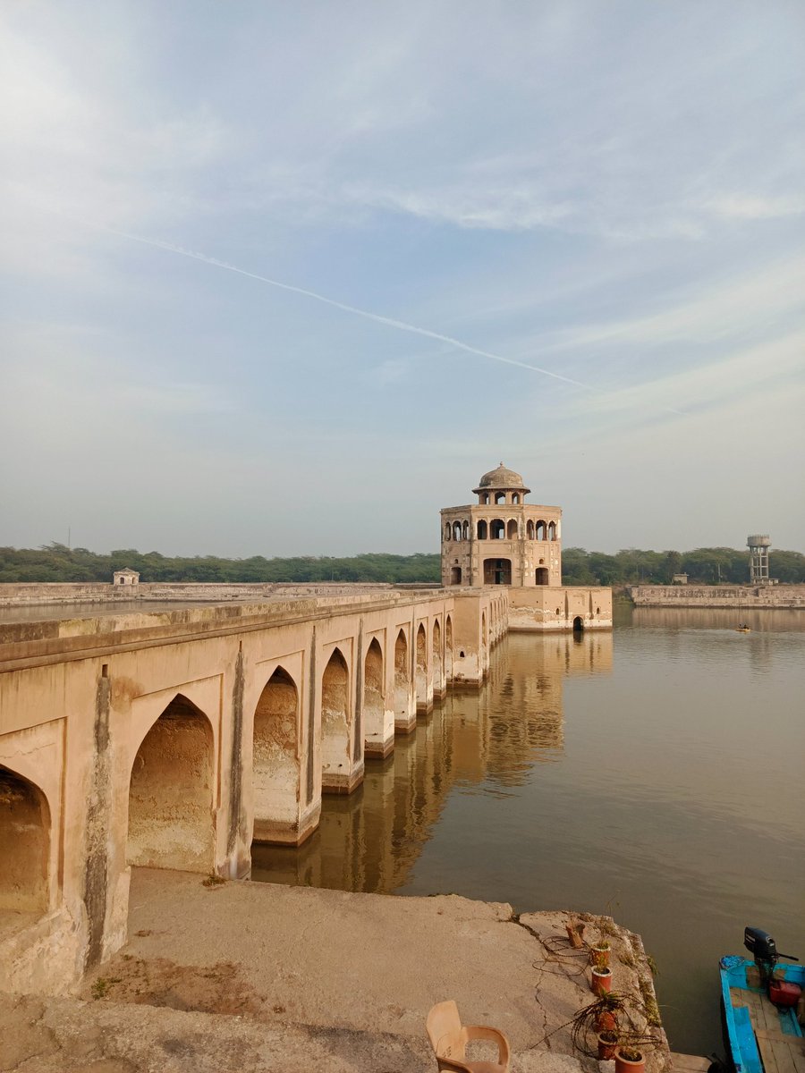snjamal1979's tweet photo. Hiran Minar. Sheikhupura, Pakistan. https://t.co/JfT52xtLKo