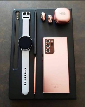 TofsLuck's tweet image. I ASK AGAIN 
 IPHONE                 OR             SAMSUNG
#iPhone #SamsungS24ultra