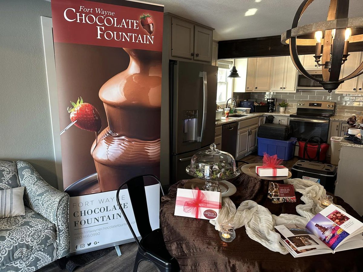 fwcfountain's tweet photo. Fort Wayne Chocolate Fountain was honored to be part of the Union 12 Bridal Event at their Columbia City facility.  After spreading out our Sunday best in the Bridal Suite, we were ready to meet our new brides, their families, and friends.  This event did not disappoint !! https://t.co/aXUCSy97ay