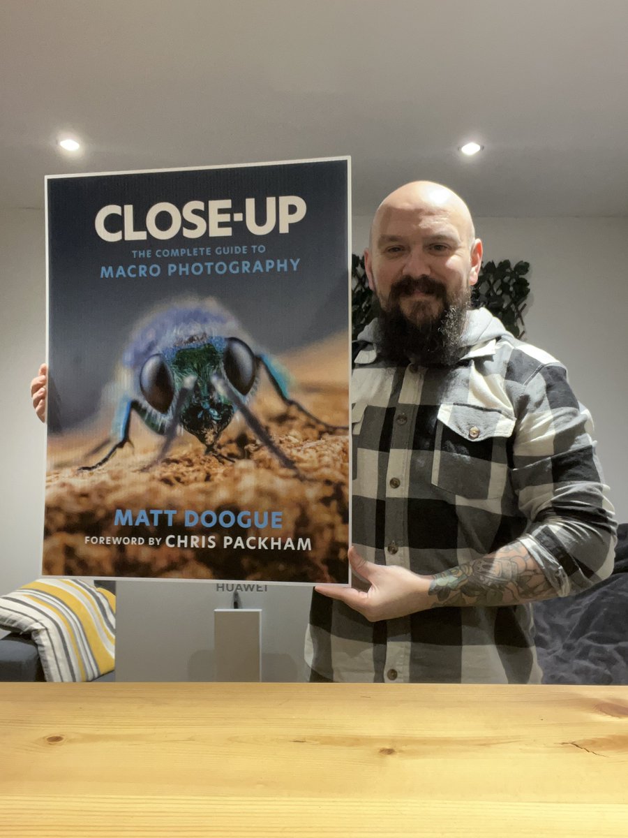 🐞🐛BIG ANNOUNCEMENT 🐛🐞

I HAVE WRITTEN A BOOK 😅😅🥹🥹

Just over a year ago I was contacted by The Octopus Publishing Group to write a book on macro photography and today I can finally say it’s finished and ready for pre-order!!!

I’m so proud of it! 🪲🕷️🦋

It was one of the