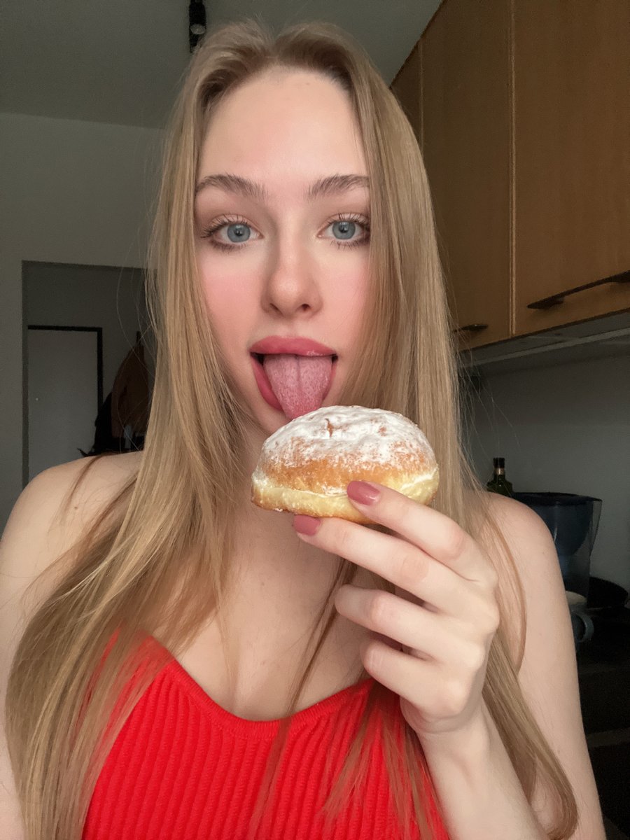 Joan_star's tweet photo. wanna taste it? 🙈

Let's check the comments if u wanna talk to me😘 https://t.co/gwrtZ3pCjJ