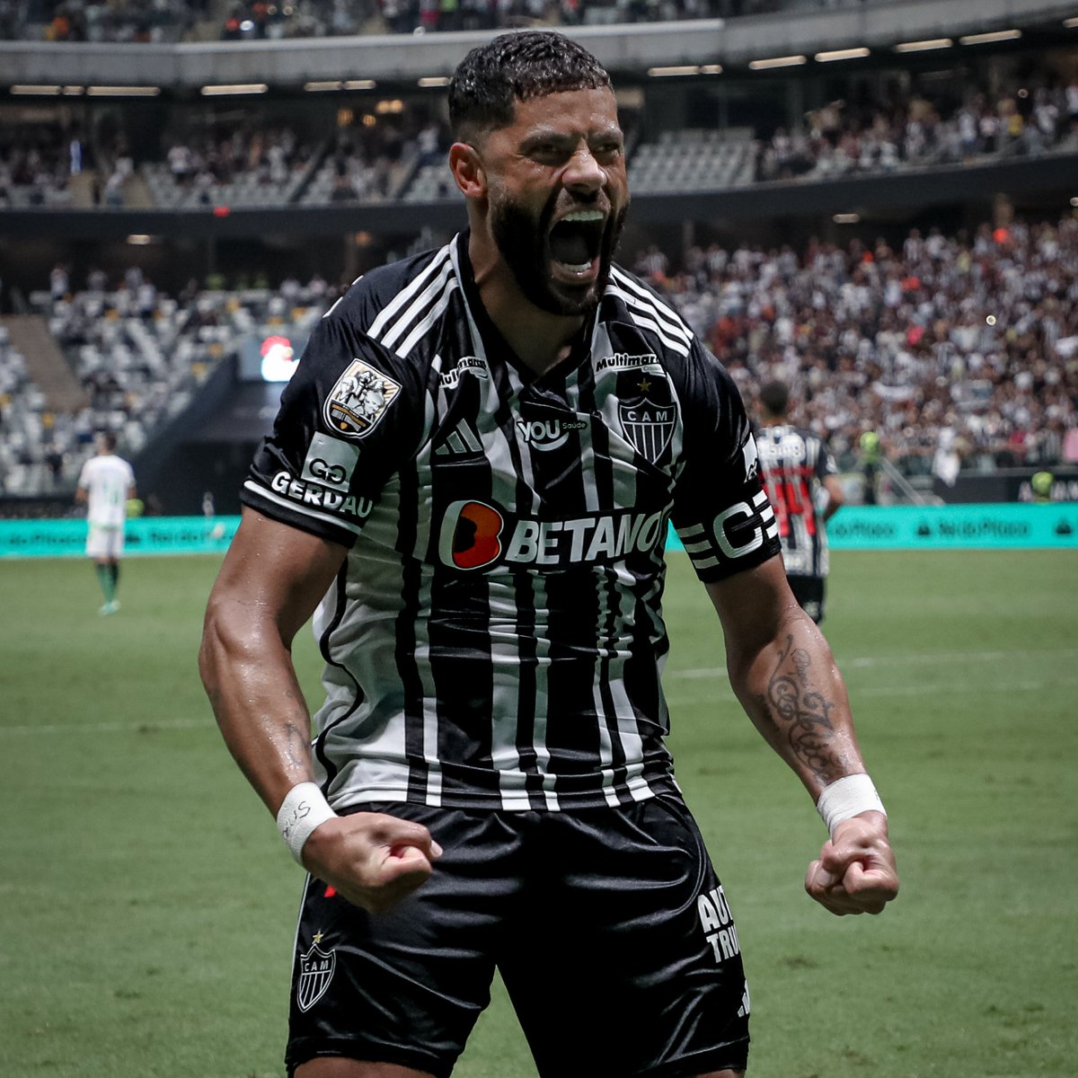 SofascoreBR's tweet photo. Hulk (37 anos) entre todos os jogadores brasileiros da nossa base de dados desde a estreia pelo @Atletico:

1º em gols (100)
1º em gols de fora da área (18)
1º em gols de falta (9)
1º em participações em gols (134)
1º em finalizações no gol (242)
1º em duelos ganhos (1.183)
1º em faltas sofridas (457)
1º em pênaltis sofridos (13)
2º em dribles certos (428)

💪💪