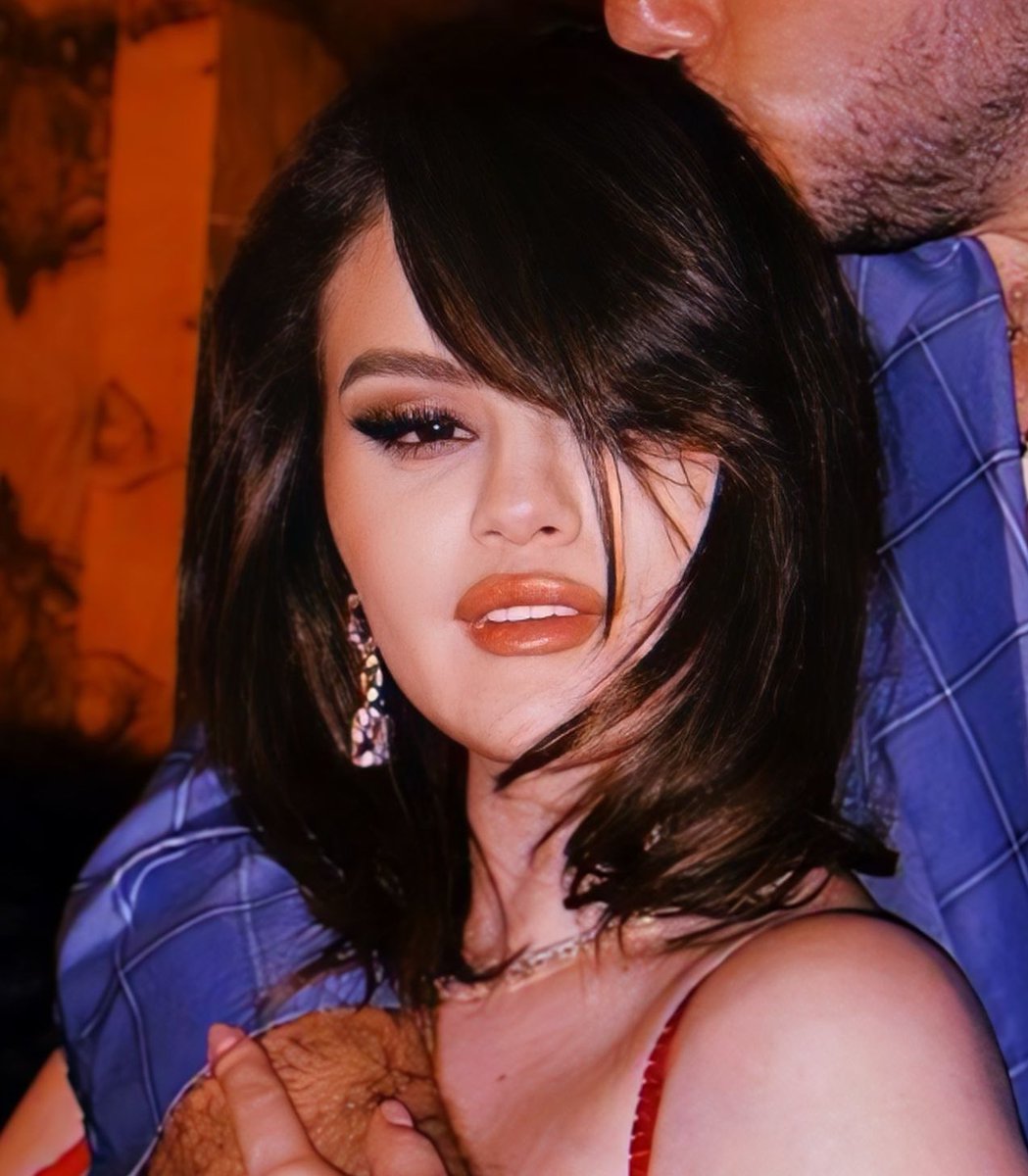 smgiscoming's tweet photo. just rich and HOT 😍 https://t.co/ng03htgNwM