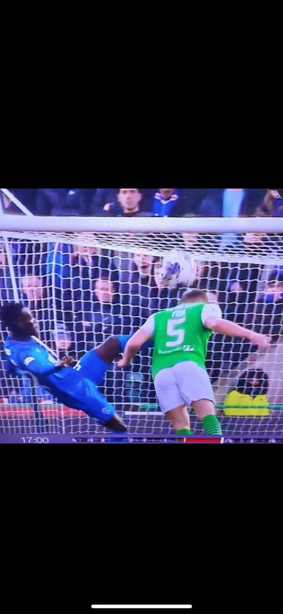 Red card only 7 days ago. Not even a foul tonight 🥴