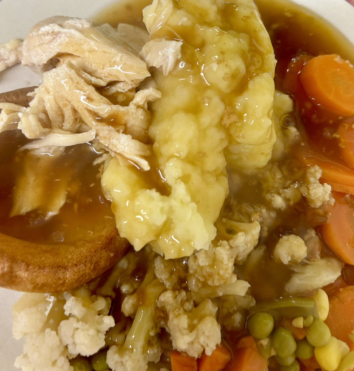 The Chesterfield Community Roast Mother’s Day Lunch 84 meals cooked supporting our local communities bringing people together. #Volunteer Thank you to all that support us and make a contribution <a href="/marksandspencer/">M&S</a> <a href="/LidlGB/">@LidlGB</a> <a href="/DVAMentalHealth/">DVA Mental Health Liaison Service</a> <a href="/LinksCVS/">Links CVS</a> <a href="/KakouTechUK/">Kakou</a> 🌼🤗